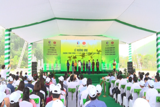 Thủ tướng dự Lễ hưởng ứng trồng 1 tỷ cây xanh tại Nghệ An