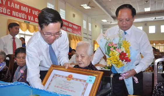 TPHCM trao tặng, truy tặng danh hiệu thêm 189 danh hiệu "Bà mẹ Việt Nam Anh hùng"