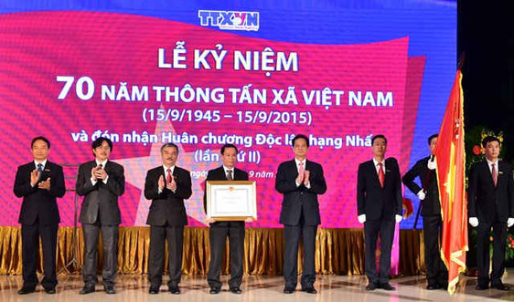 TTXVN vinh dự đón nhận Huân chương độc lập hạng Nhất