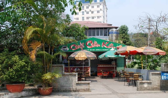 Lào Cai: Dừng cho thuê quán cà phê để xây dựng nhà vệ sinh công cộng