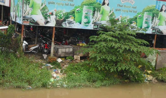 Hậu Giang: Tiếp tục tuyên truyền để thay đổi  hành vi vứt rác xuống kênh, rạch