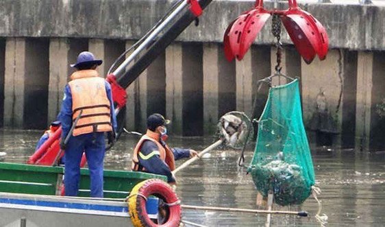 Đề xuất giải pháp 'tỉa' cá ở kênh Nhiêu Lộc-Thị Nghè
