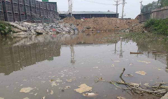 Hàng chục hộ dân TP Vinh sống chung với ô nhiễm từ xưởng sản xuất gạch màu