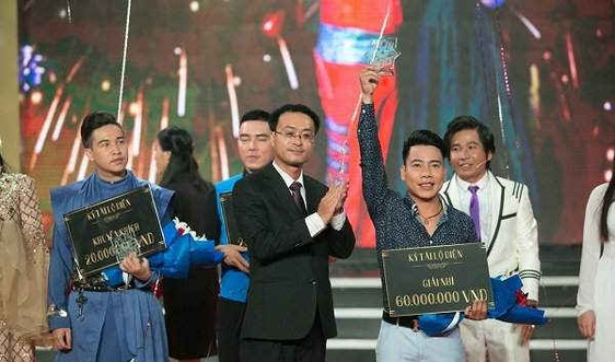 Gia đình ảo thuật gia Hoàng Khang – Thanh Tuyền đoạt Quán quân 'Kỳ tài lộ diện' năm 2017