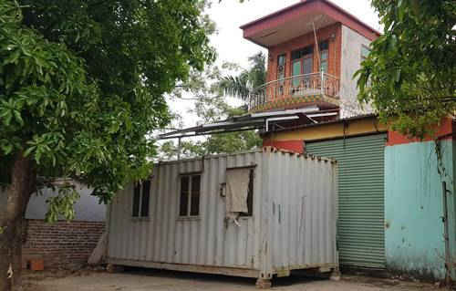 Hà Nội: Cô giáo kêu cứu bị côn đồ mang container bịt cửa vào nhà