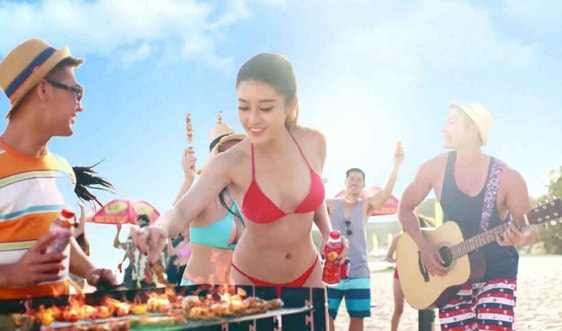 Huyền My lại diện bikini ‘gây bão’ với thân hình nuột nà, vóc dáng tươi tắn
