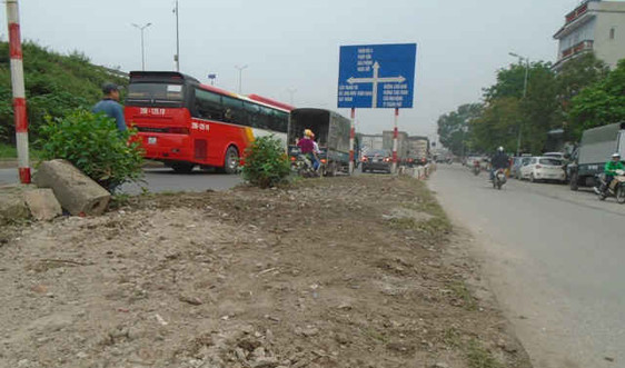 UBND quận Hoàng Mai - Hà Nội: Phản hồi bài báo tràn lan phế thải tại chân cầu Thanh Trì