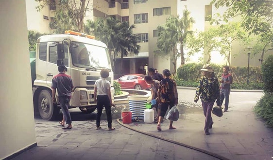 Khu đô thị cao cấp điêu đứng vì thiếu nước sạch