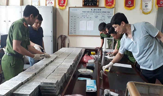 Lào Cai: Bắt đường dây buôn bán ma túy, thu giữ 329 bánh heroin
