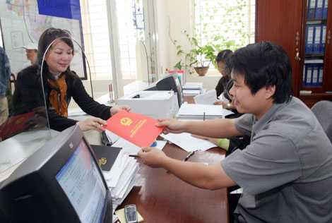 Tiến tới chấm dứt tình trạng hồ sơ nhà, đất "trễ hẹn"