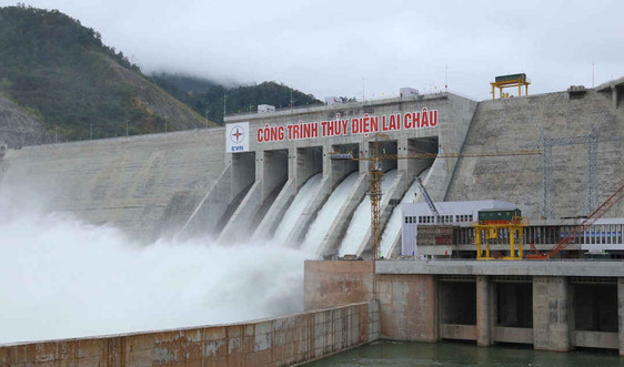 Công trình Thủy điện Lai Châu được gắn biển “Công trình chào mừng 60 năm ngành Xây dựng”