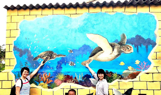 Khám phá “Thế giới rùa biển” qua tranh bích họa 3D trên đảo Bé (Lý Sơn)
