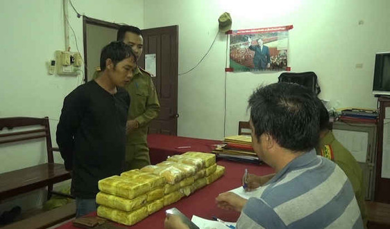 Bắt giữ đối tượng vận chuyển hơn 100.000 viên ma túy từ Lào sang Việt Nam tiêu thụ