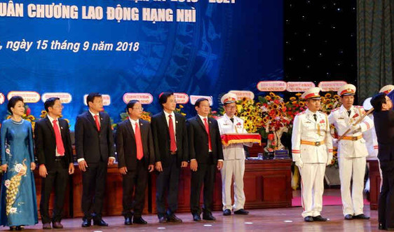 Hội Doanh nhân trẻ Đà Nẵng đón nhận Huân chương Lao động hạng Nhì