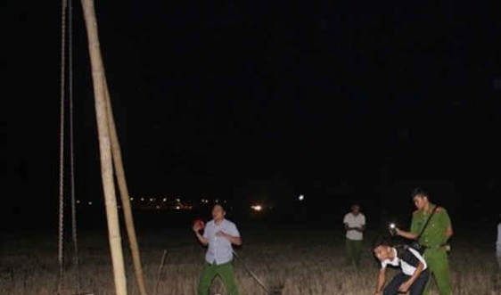 Hà Tĩnh: Điện giật khiến bốn công nhân tử vong trên cánh đồng