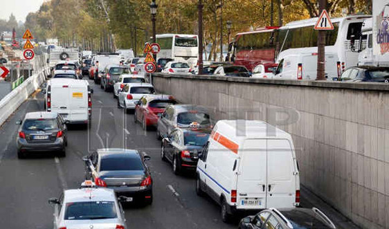 Từ mùa hè 2019, Paris sẽ cấm xe hơi diesel cũ