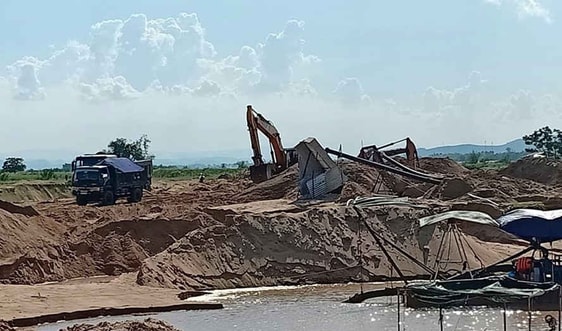 Tạm dừng khai thác mỏ cát ở Phú Yên nếu không khắc phục sai phạm