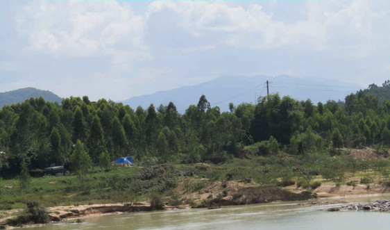 Bình Định: Phía Tây núi Hòn Chà kêu cứu bởi nạn khai thác đá và khai thác cát dưới sông Hà Thanh