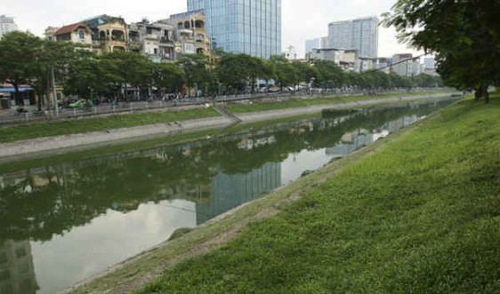 Hà Nội dùng nước sông Hồng để “hồi sinh” Hồ Tây và sông Tô Lịch?