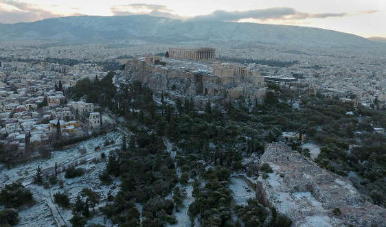 Tuyết rơi ở Athens khi Hy Lạp “rùng mình” trong đợt rét kỷ lục