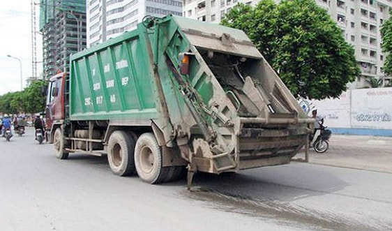 Hà Nội: Xử lý nghiêm các xe vận chuyển rác thải gây rơi vãi, rò rỉ nước rác khi vận chuyển