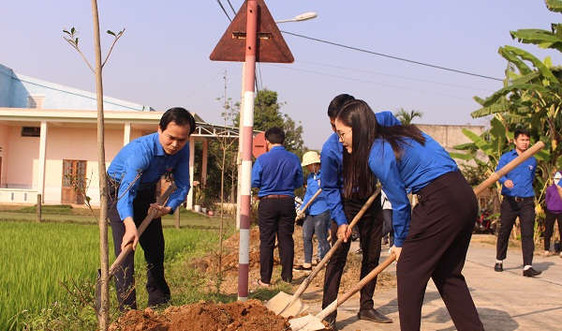 Đà Nẵng: 900 đoàn viên, thanh niên ra quân trồng cây xanh