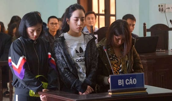 Thanh Hóa: Ba cô gái đổ nước mắm, ớt bột để đánh ghen bị đưa ra xét xử