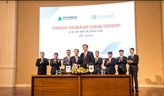 Hòa Bình ký kết thỏa thuận phát hành riêng lẻ và hợp tác chiến lược với Hyundai Elevator