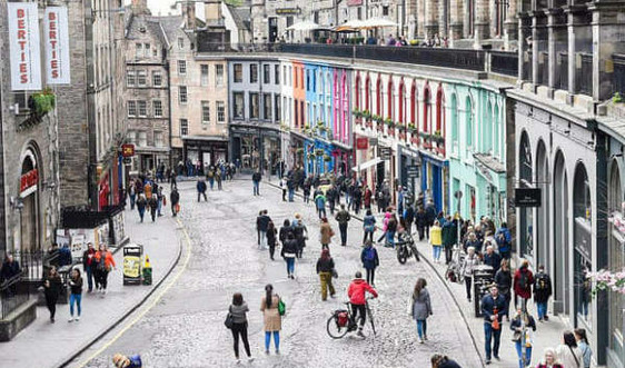 Edinburgh chặn các con đường trong trung tâm thành phố để giảm ô nhiễm không khí