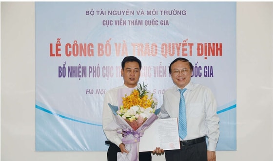 Công bố quyết định bổ nhiệm ông Lê Quốc Hưng giữ chức Phó Cục trưởng Cục Viễn thám quốc gia