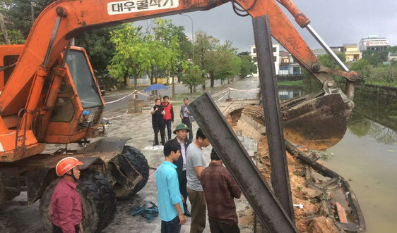 Sửa chữa khẩn cấp kè Hồ di tích Thành cổ Quảng Trị bị hư hỏng do sạt lở