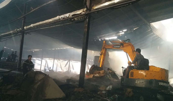 Tiền Giang: Xảy ra vụ cháy lớn tại nhà máy giấy