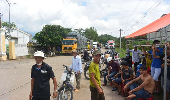 Quảng Nam: Dân tiếp tục bao vây Nhà máy cồn Đại Tân vì lo ngại ô nhiễm