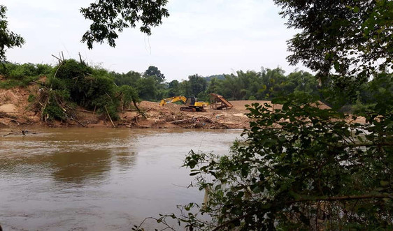Lạng Sơn: Chủ tịch tỉnh chỉ đạo làm rõ vụ khai thác cát gây sạt lở bờ sông ở Văn Lãng