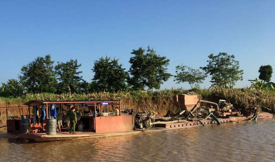 Đắk Nông: Tạm dừng khai thác cát đối với công ty liên quan đến vụ 4 tàu hút cát “lậu” bị bắt giữ