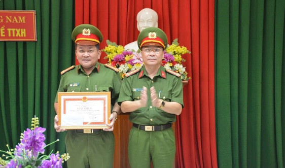 Quảng Nam: Khen thưởng tổ công tác đột kích thành công các tụ điểm tệ nạn