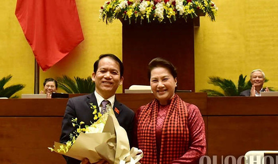 Đại biểu Hoàng Thanh Tùng được bầu giữ chức Ủy viên UBTVQH, Chủ nhiệm Ủy ban Pháp luật