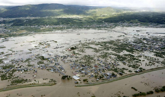 Chịu ảnh hưởng do bão, các công ty Nhật Bản muốn chính phủ tăng khoản chi