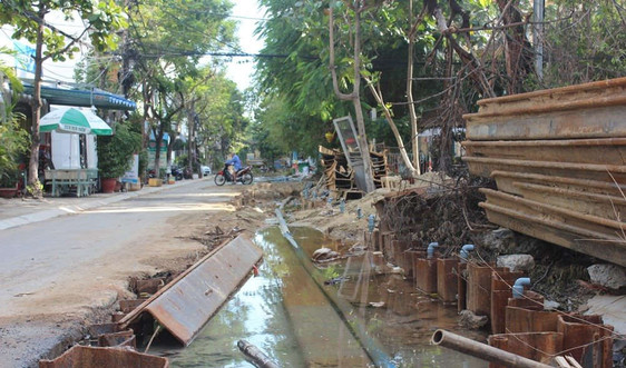 Đà Nẵng: Ngổn ngang dự án thu gom nước thải ven biển ở khu phố Tây