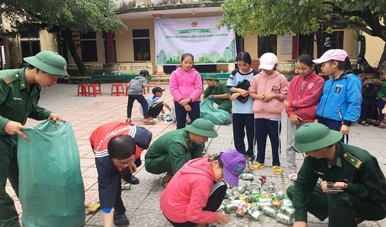 Đổi rác thải tái chế để lấy quà