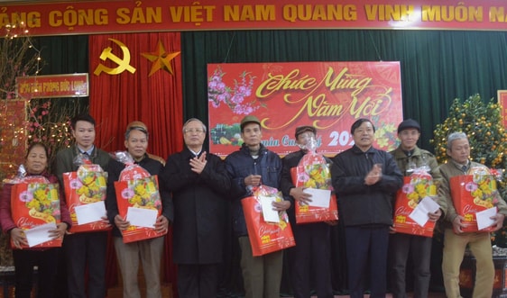 Thường trực Ban Bí thư Trần Quốc Vượng thăm, chúc Tết tại huyện Thạch An, tỉnh Cao Bằng