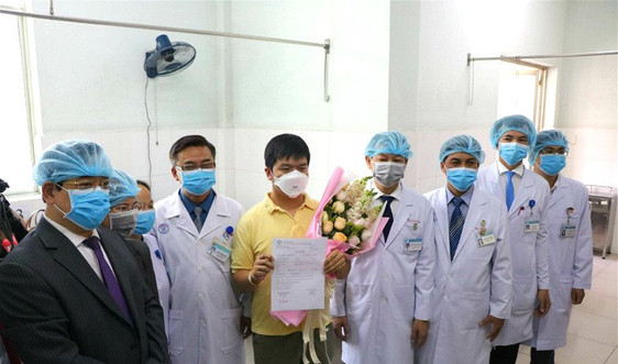 Bệnh nhân khỏi nCoV ở bệnh viện Chợ Rẫy được xuất viện