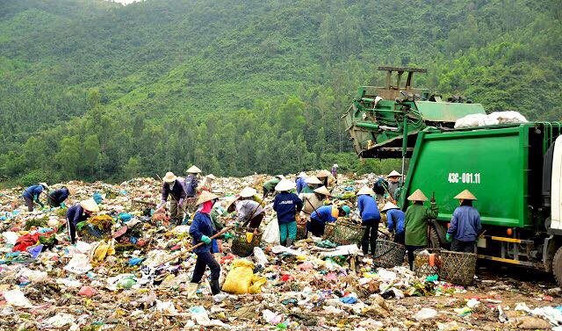 Đà Nẵng: Tăng tần suất khử trùng, tiêu độc hàng ngày tại bãi rác Khánh Sơn