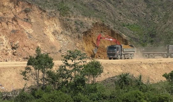 Yêu cầu Doanh nghiệp Nhất Hưng Nông Sơn chấm dứt việc khai thác đất trái phép 