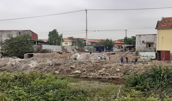 Vụ “Xây dựng móng nhà lấn chiếm đất thủy lợi ở Quảng Bình”: Xử phạt vi phạm hành chính, yêu cầu trả lại hiện trạng đất