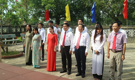 Quảng Trị: Đoàn đại biểu Quốc hội dâng hương, dâng hoa tưởng nhớ Chủ tịch Hồ Chí Minh