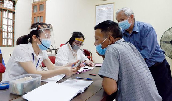 Bảo hiểm Xã hội Việt Nam ủng hộ 2 tỷ đồng phòng chống dịch Covid-19