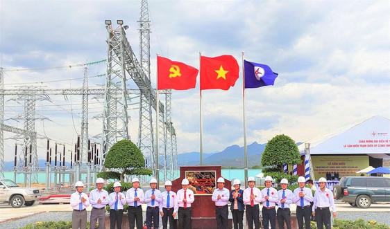 Gắn biển công trình chào mừng Đại hội Đảng bộ Tập đoàn Điện lực Việt Nam lần thứ III