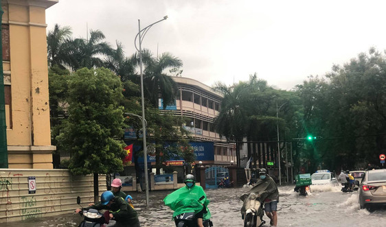 Bão số 2 gây mưa lớn, một số nơi tại Hải Phòng ngập lụt cục bộ