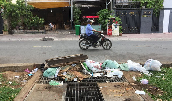 TP.HCM: Quản lý việc thải bỏ, thu gom rác thải cồng kềnh